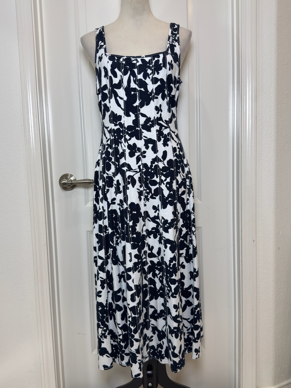 LOFT Navy and White Floral Midi Dress Petite NWT